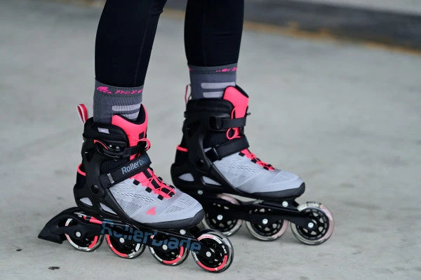 Rollerblade Macroblade 90 Womens Skates - Grey/Pink 4 Rollerblade Macroblade 90 Womens Skates - Grey/Pink - Image 4